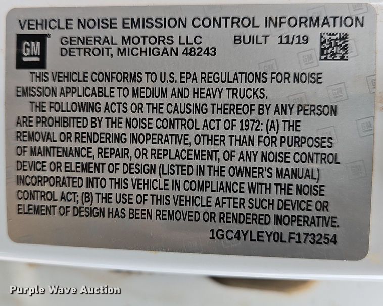 image for item MB9976 2020 Chevrolet Silverado 2500HD  Crew Cab pickup truck