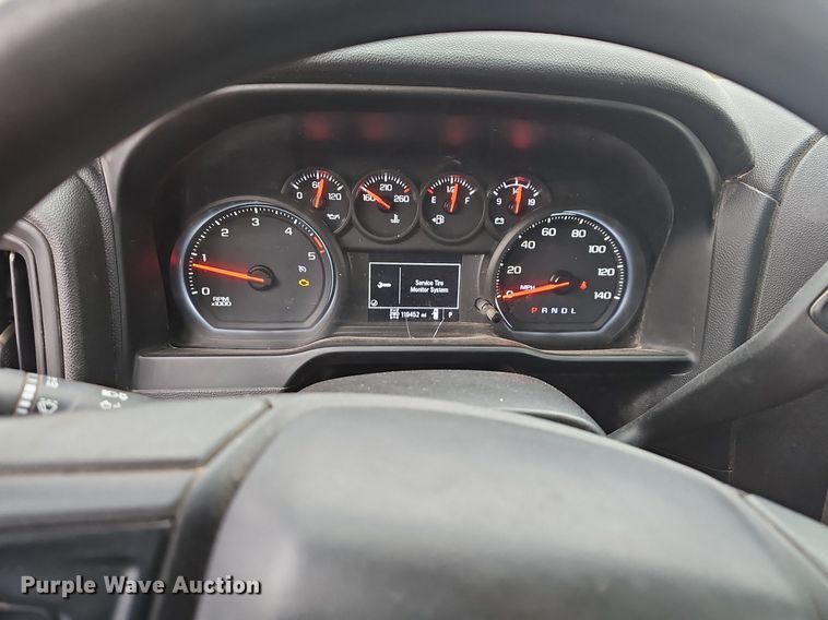 image for item MB9976 2020 Chevrolet Silverado 2500HD  Crew Cab pickup truck