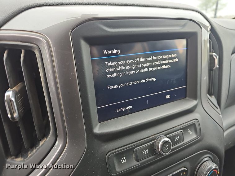 image for item MB9976 2020 Chevrolet Silverado 2500HD  Crew Cab pickup truck