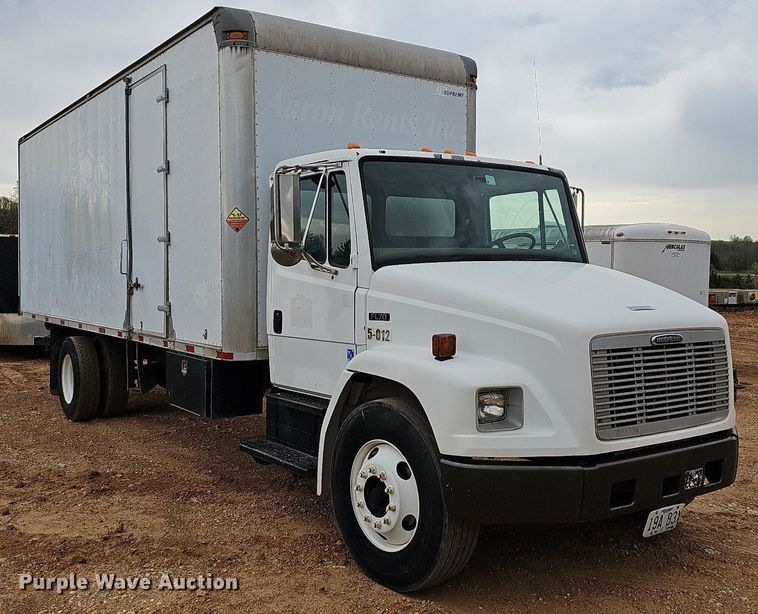 image for item MB9980 2004 Freightliner FL70  box truck