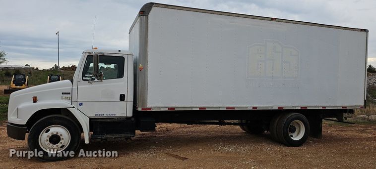 image for item MB9980 2004 Freightliner FL70  box truck