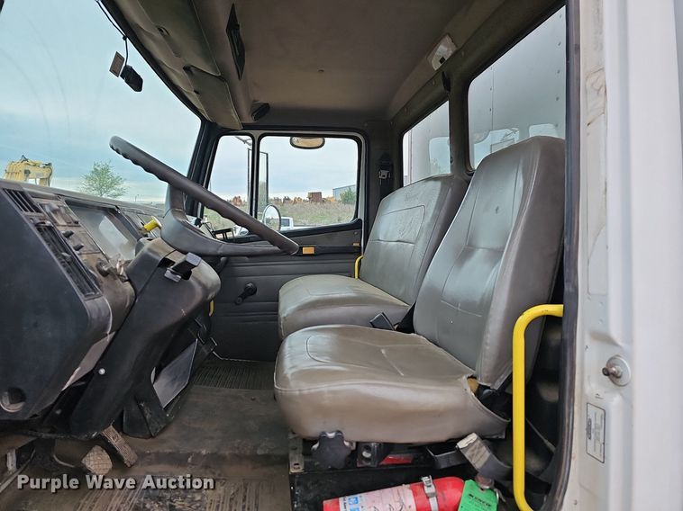 image for item MB9980 2004 Freightliner FL70  box truck