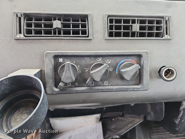 image for item MB9980 2004 Freightliner FL70  box truck