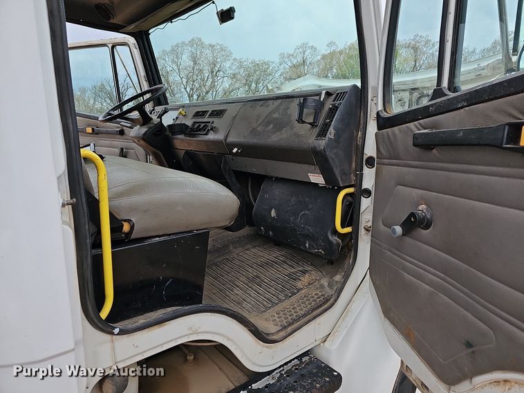 image for item MB9980 2004 Freightliner FL70  box truck