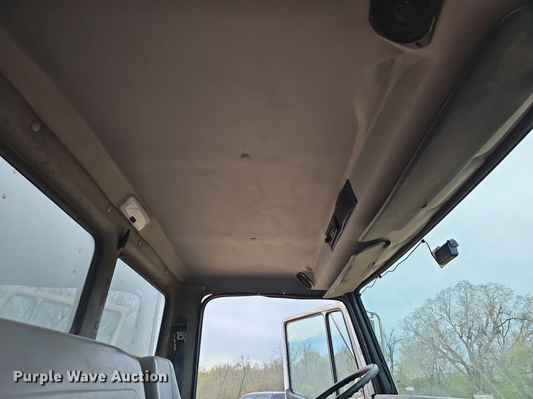 image for item MB9980 2004 Freightliner FL70  box truck