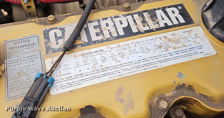 image for item MB9980 2004 Freightliner FL70  box truck