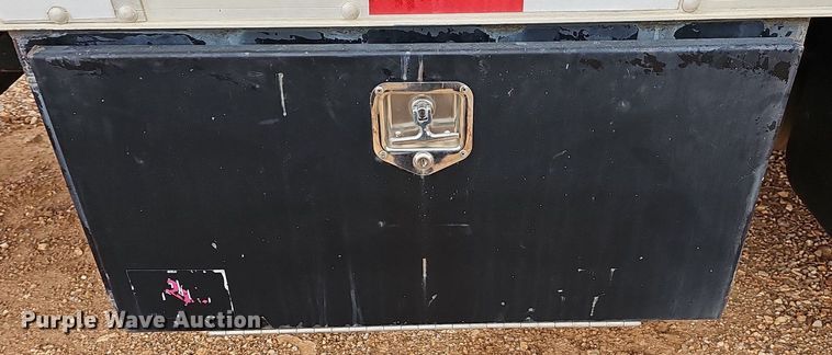 image for item MB9980 2004 Freightliner FL70  box truck