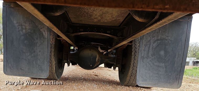 image for item MB9980 2004 Freightliner FL70  box truck