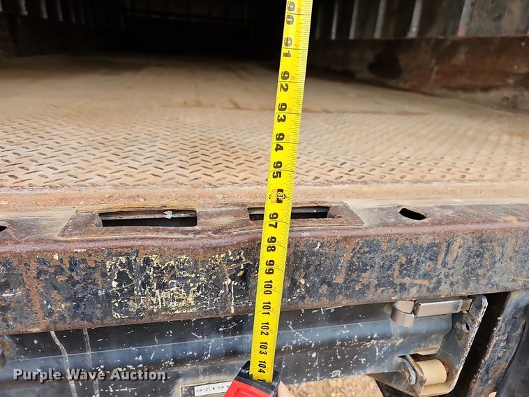 image for item MB9980 2004 Freightliner FL70  box truck