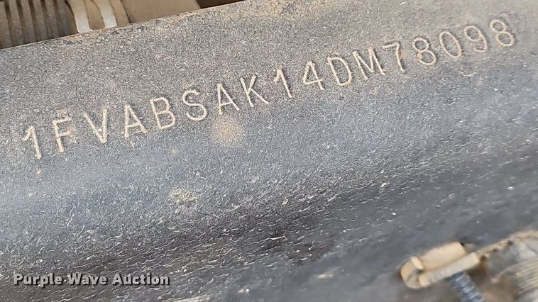 image for item MB9980 2004 Freightliner FL70  box truck