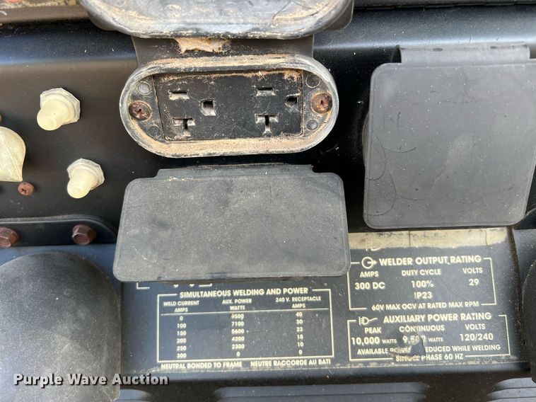 image for item MF9924 Lincoln Electric Ranger 305G  welder/generator