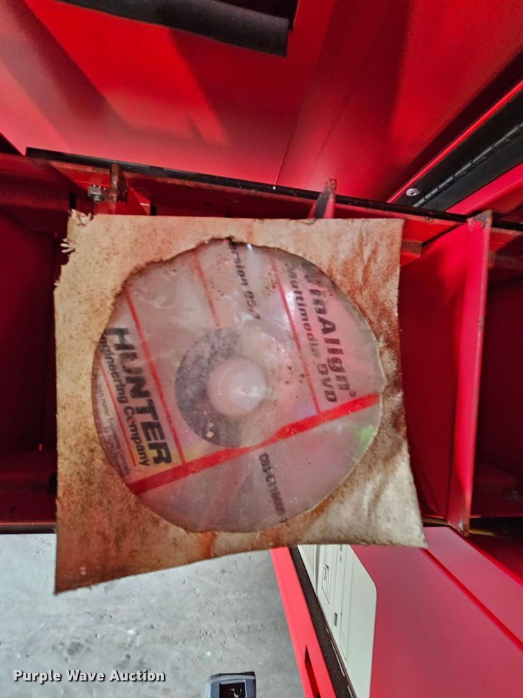 image for item MI9505 Hunter P611  alignment machine