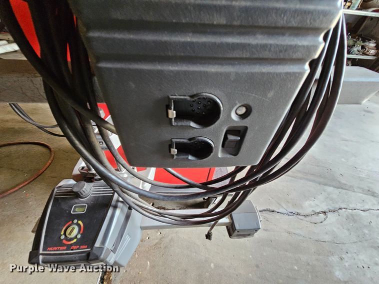 image for item MI9505 Hunter P611  alignment machine