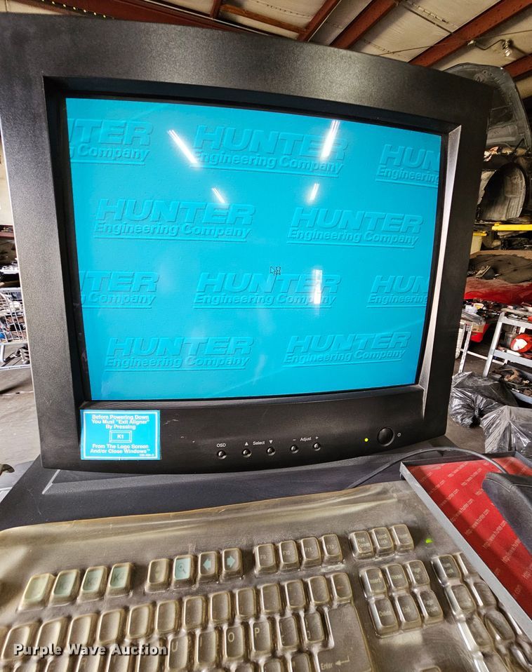 image for item MI9505 Hunter P611  alignment machine