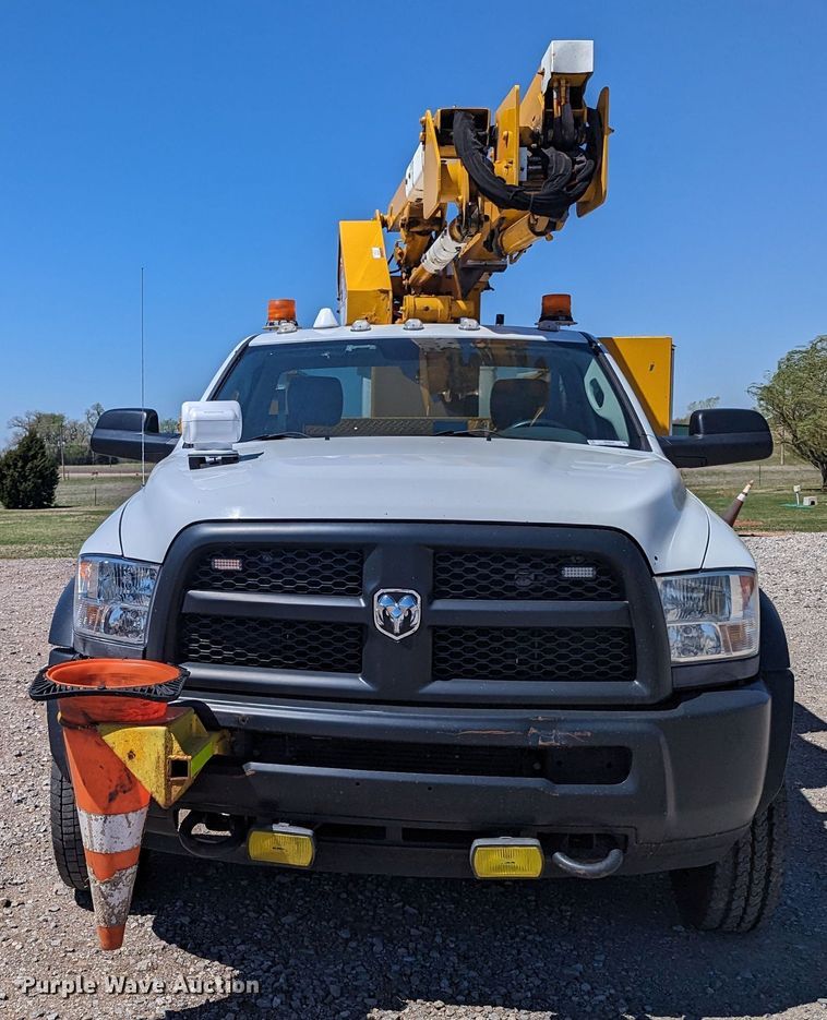 image for item MN9805 2014 Dodge Ram 5500  bucket truck