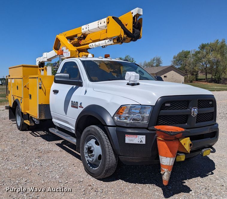 image for item MN9805 2014 Dodge Ram 5500  bucket truck
