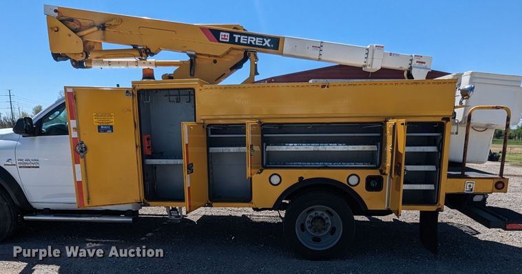 image for item MN9805 2014 Dodge Ram 5500  bucket truck