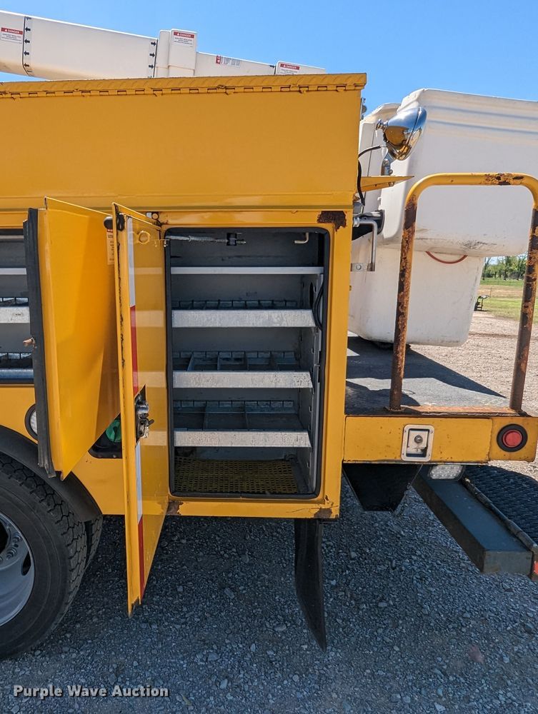 image for item MN9805 2014 Dodge Ram 5500  bucket truck