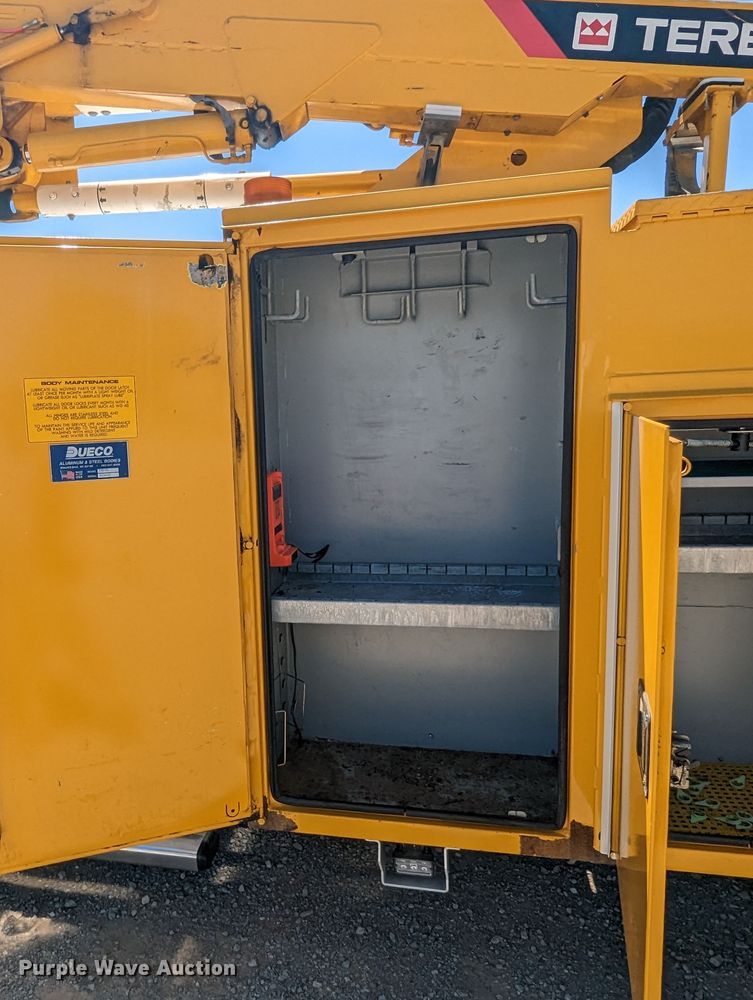 image for item MN9805 2014 Dodge Ram 5500  bucket truck