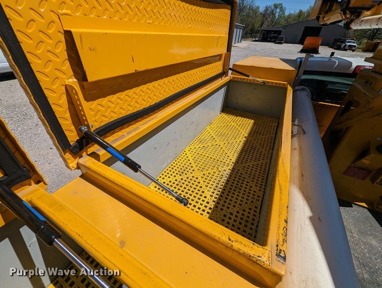 image for item MN9805 2014 Dodge Ram 5500  bucket truck