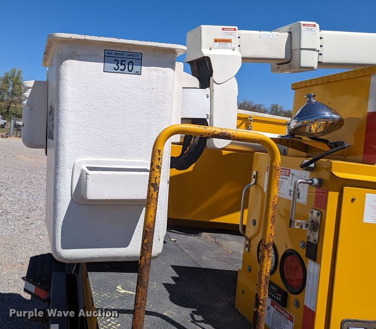 image for item MN9805 2014 Dodge Ram 5500  bucket truck