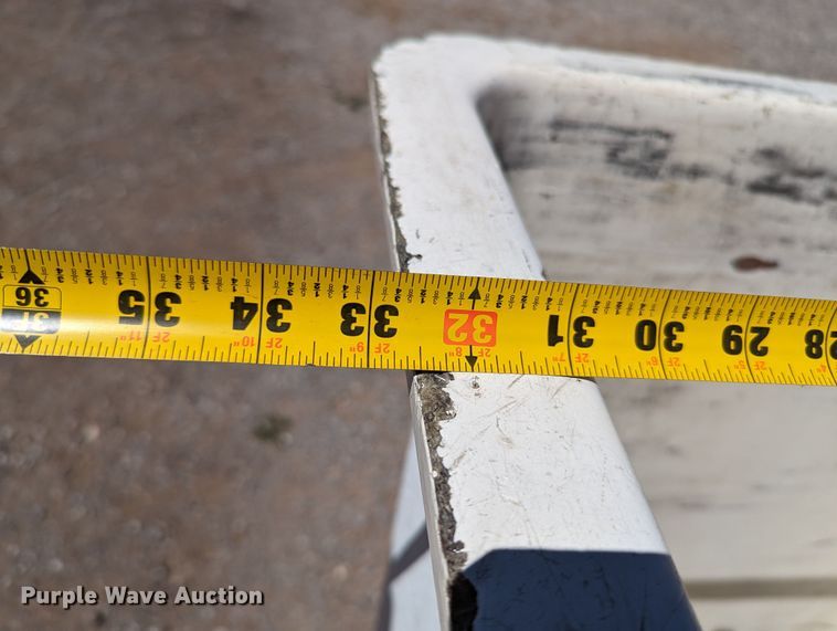 image for item MN9805 2014 Dodge Ram 5500  bucket truck