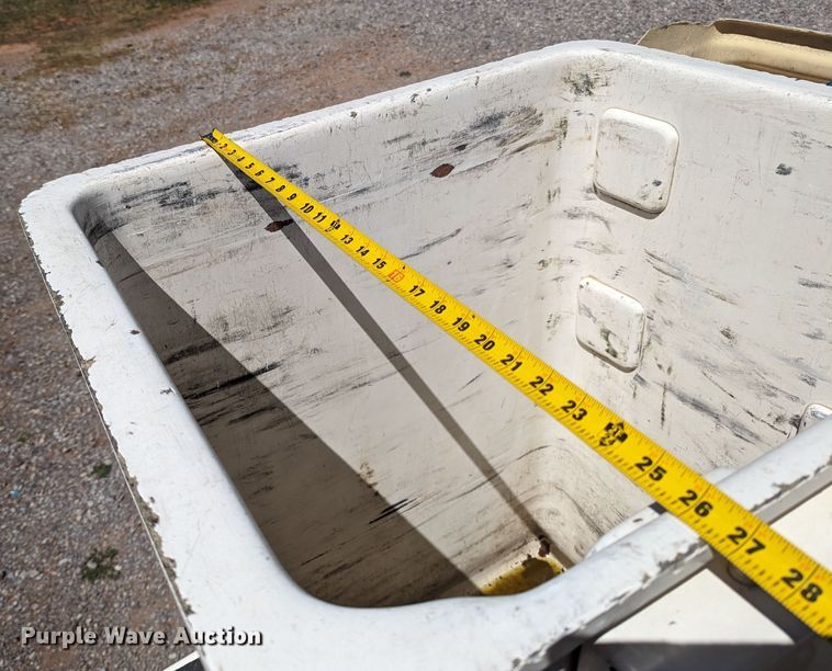 image for item MN9805 2014 Dodge Ram 5500  bucket truck