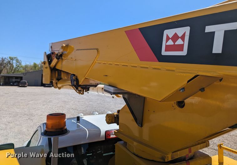 image for item MN9805 2014 Dodge Ram 5500  bucket truck