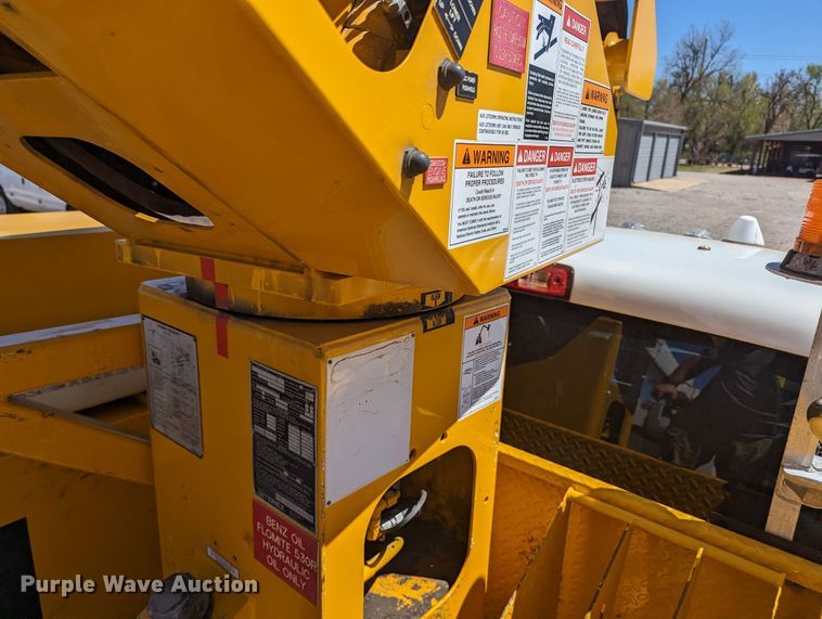 image for item MN9805 2014 Dodge Ram 5500  bucket truck