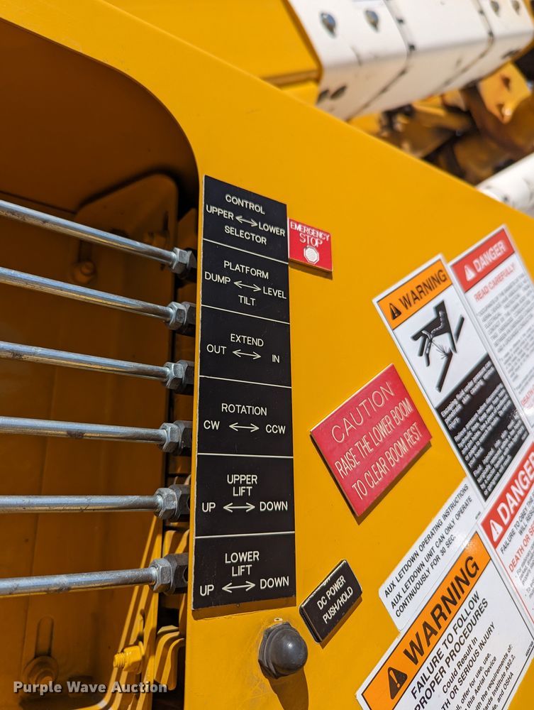 image for item MN9805 2014 Dodge Ram 5500  bucket truck