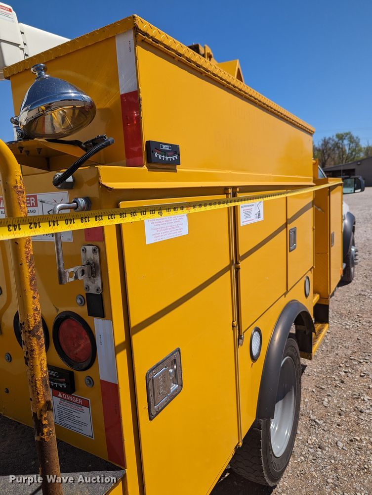 image for item MN9805 2014 Dodge Ram 5500  bucket truck