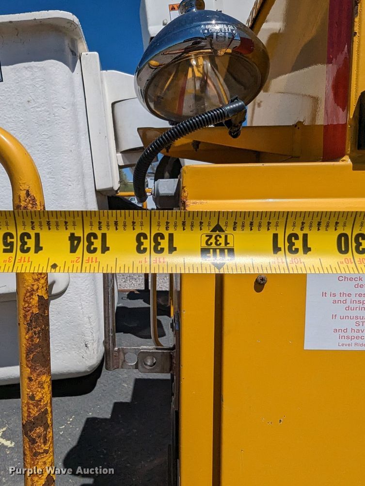 image for item MN9805 2014 Dodge Ram 5500  bucket truck