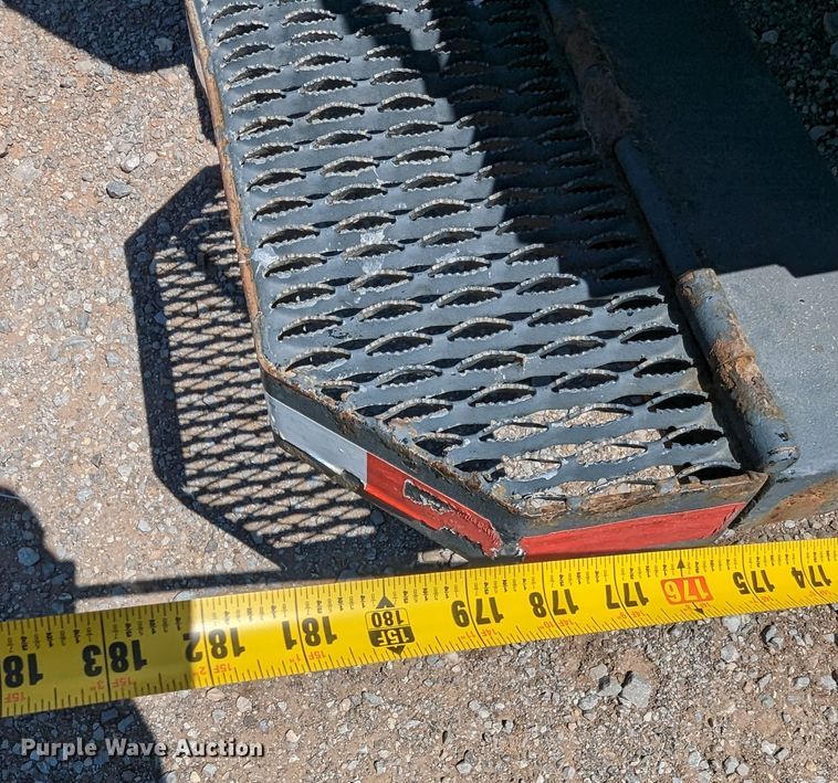 image for item MN9805 2014 Dodge Ram 5500  bucket truck