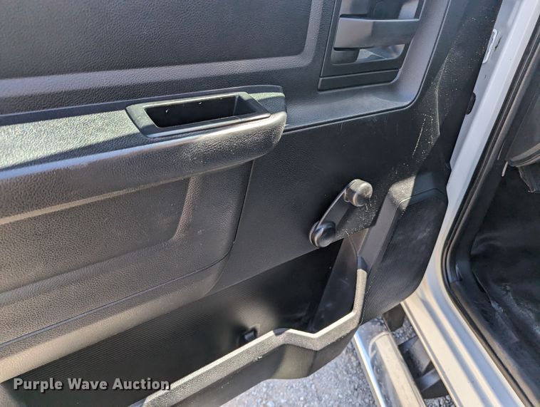 image for item MN9805 2014 Dodge Ram 5500  bucket truck