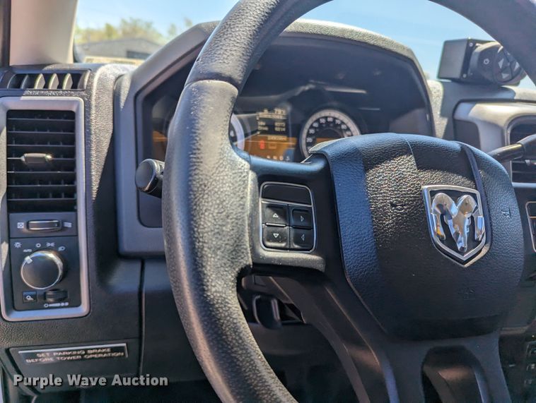 image for item MN9805 2014 Dodge Ram 5500  bucket truck