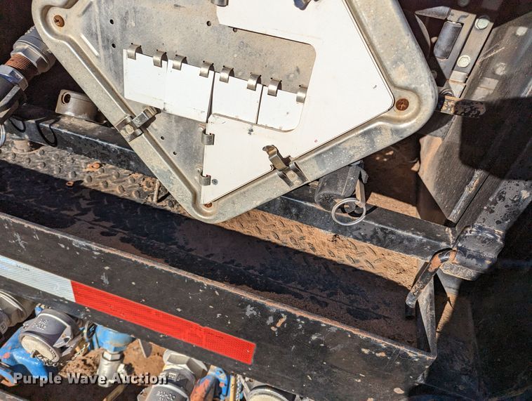 image for item MN9842 Flatbed