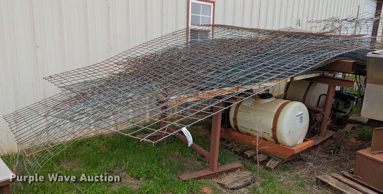 image for item MN9865 Approximately 35 livestock panels