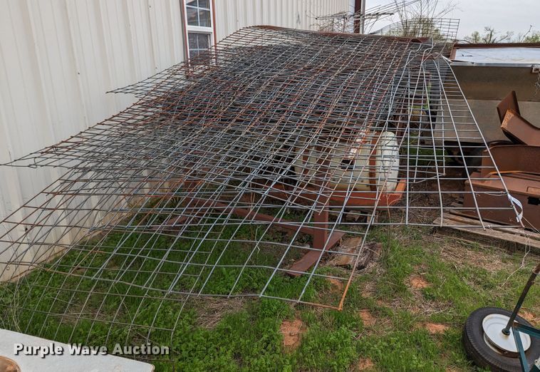 image for item MN9865 Approximately 35 livestock panels