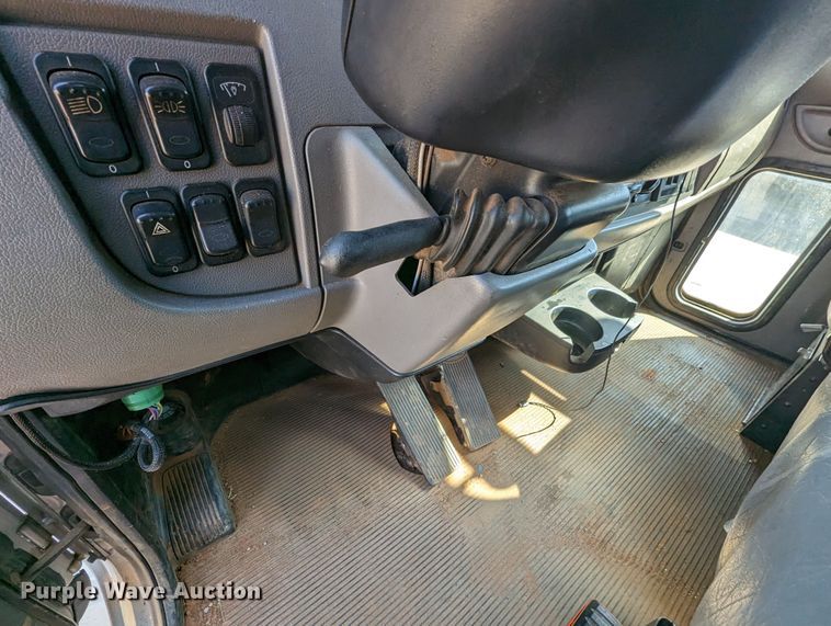 image for item MN9874 2014 Peterbilt 330  dump flatbed truck