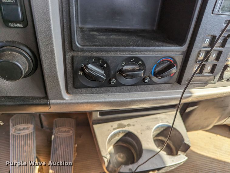 image for item MN9874 2014 Peterbilt 330  dump flatbed truck