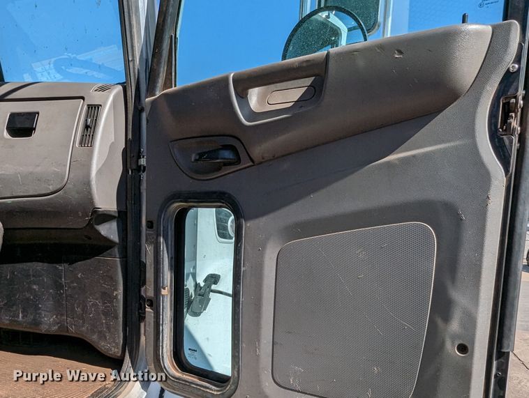 image for item MN9874 2014 Peterbilt 330  dump flatbed truck