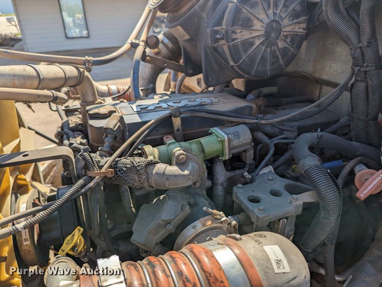 image for item MN9874 2014 Peterbilt 330  dump flatbed truck