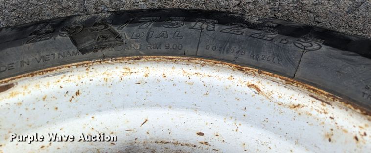 image for item MN9874 2014 Peterbilt 330  dump flatbed truck