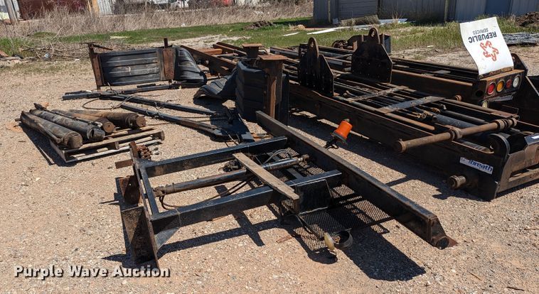 image for item MN9886 Gilbreath U5-I0-104  roll-off bed