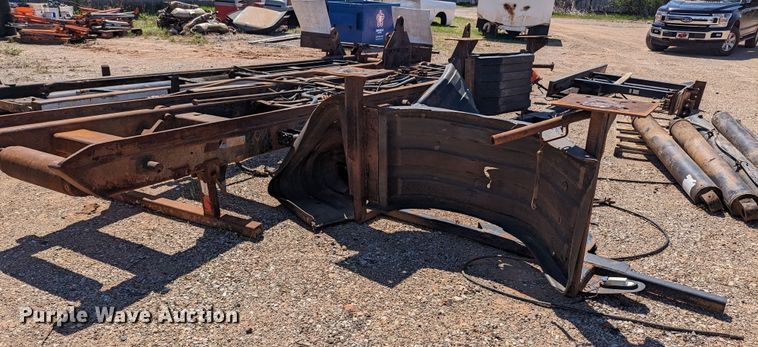 image for item MN9886 Gilbreath U5-I0-104  roll-off bed