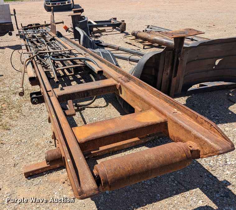 image for item MN9886 Gilbreath U5-I0-104  roll-off bed