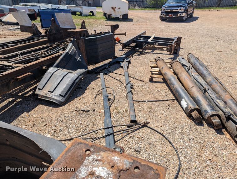 image for item MN9886 Gilbreath U5-I0-104  roll-off bed