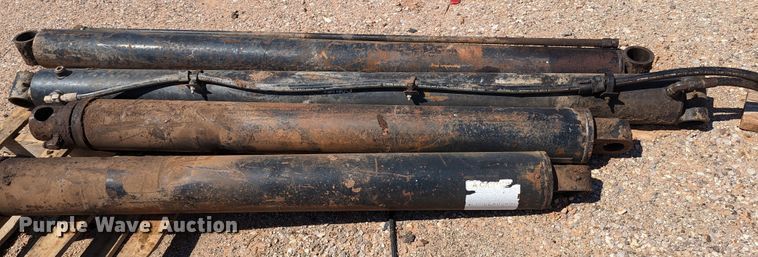 image for item MN9886 Gilbreath U5-I0-104  roll-off bed