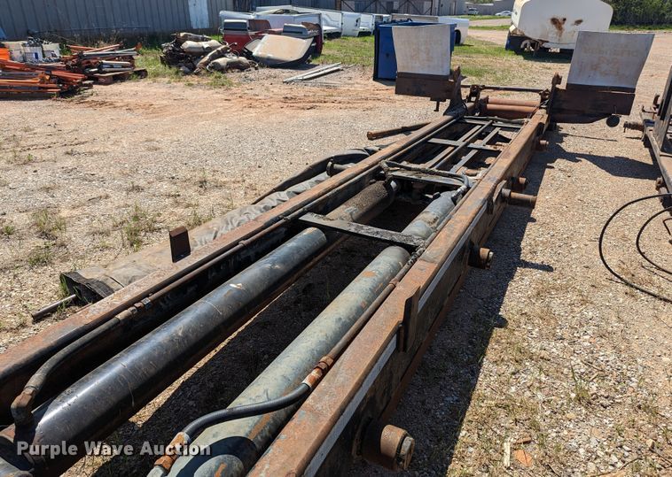 image for item MN9887 G&H Manufacturing 1500  roll-off bed