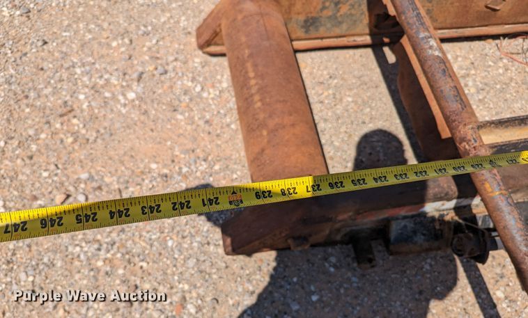 image for item MN9887 G&H Manufacturing 1500  roll-off bed